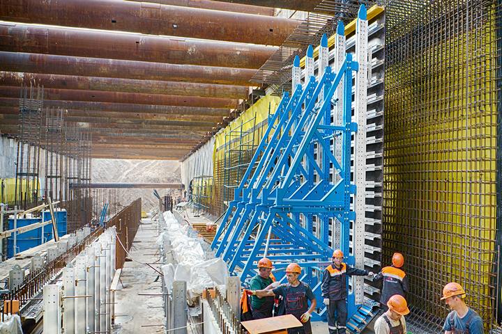 односторонняя контрфорсная опалубка