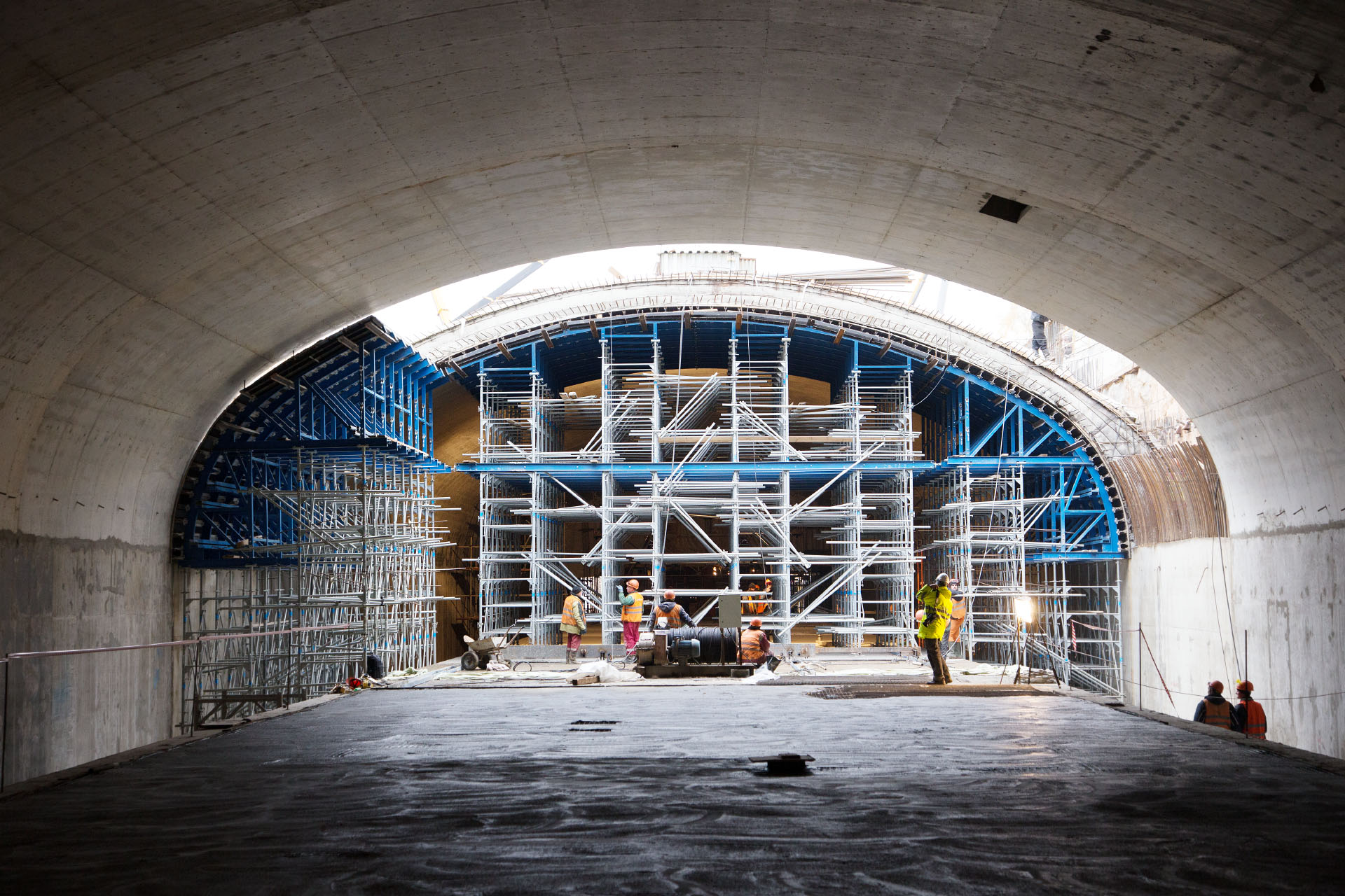 Горизонтально перемещаемая катучая опалубка