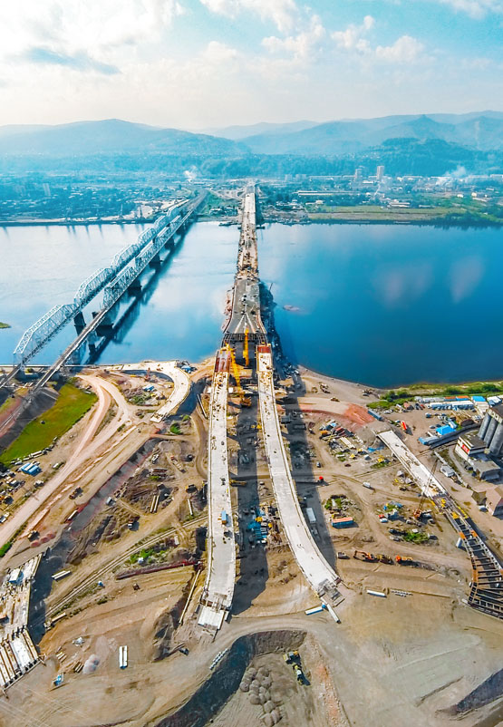 Строительство мостового перехода через Енисей в Красноярске